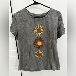 Sonoma Gray Tee with Sunflower Design